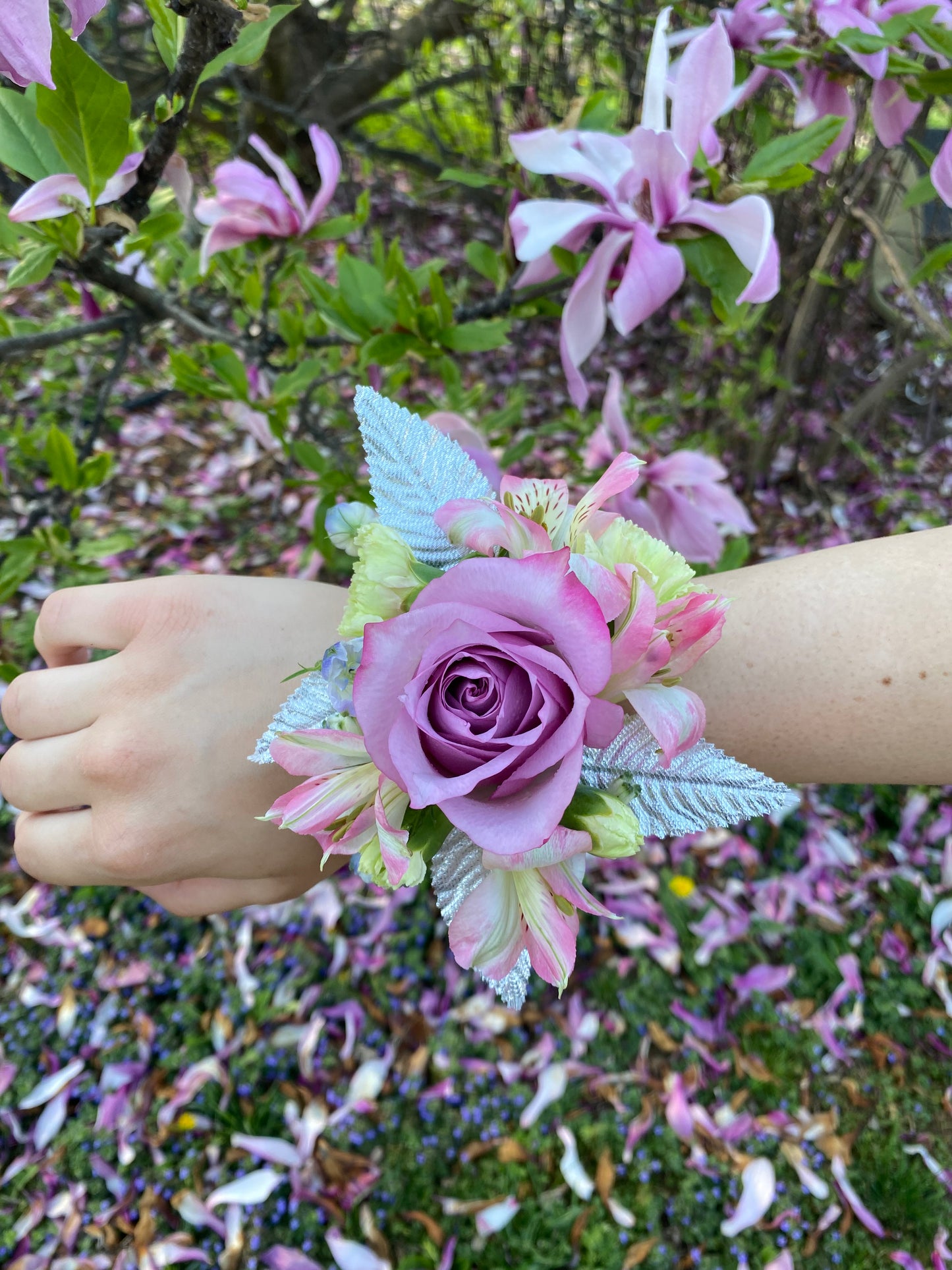Prom corsage - traditional wrist size medium